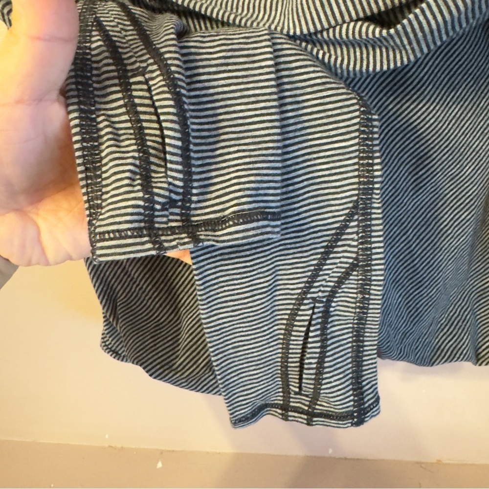 Lululemon Radiant Longsleeve Tonka Stripe Black Heathered Grey Women Size 4 - Picture 7 of 10